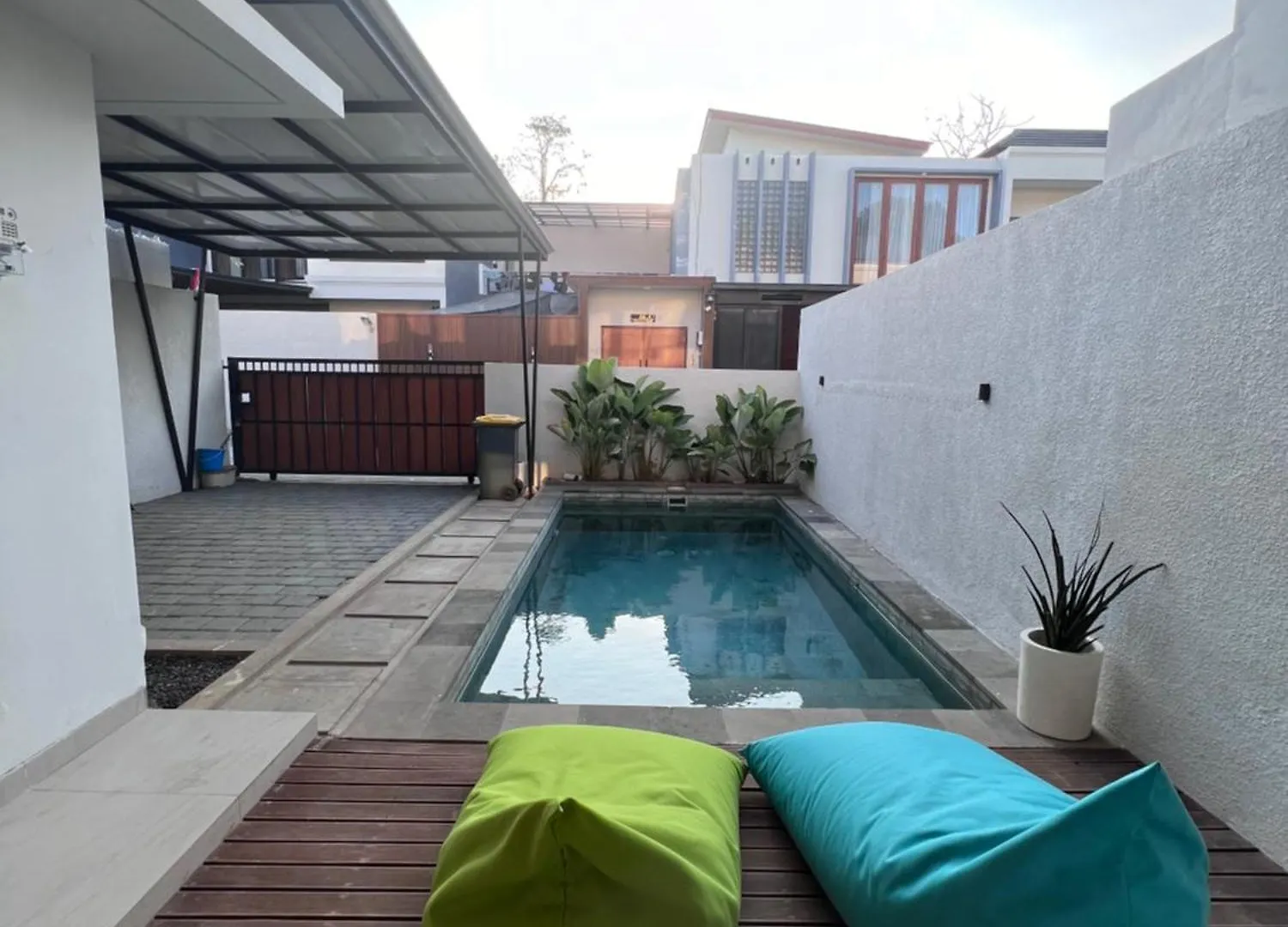 Louise Villa location